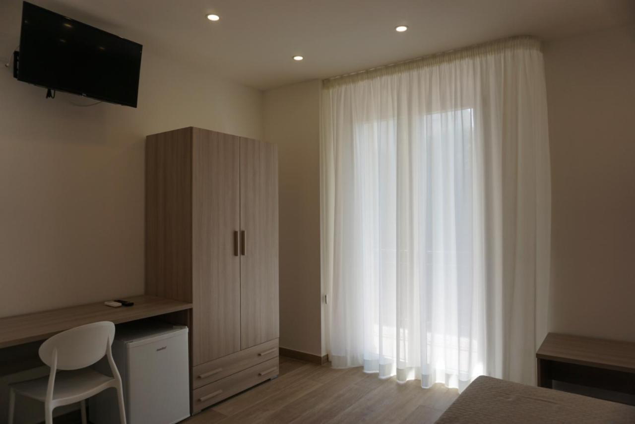 Azzisa Holidays Suite パレルモ エクステリア 写真